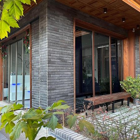 ホテル Luxin ティビリシ エクステリア 写真